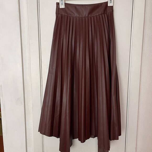 Zara faux leather pleated skirt side zip - Picture 4 of 13